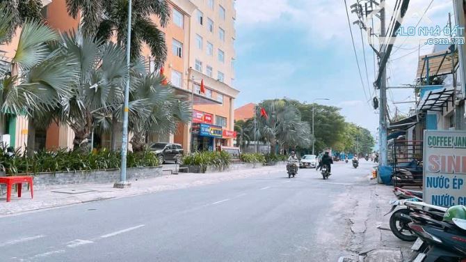 Hẻm xe hơi gần Lê Văn Quới 4 tầng 4×16 5.95 tỉ