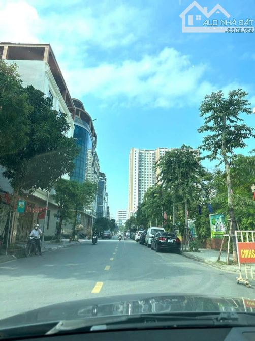 hiếm, phân lô, 3 ô tô tải tráh kd đắc địa nguyễn xiển, nguyễn trãi 60Mx5TxMT4,5m
