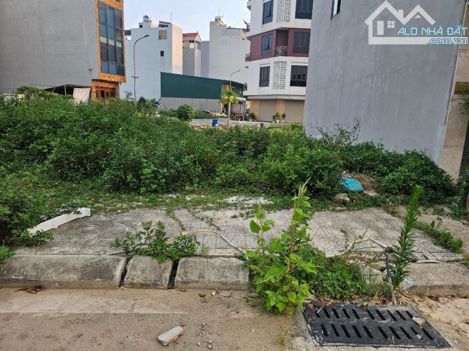 10 TỶ 60m MT6 ĐẤT VÂN CANH HOÀI ĐỨC VỈA HÈ PHÂN LÔ Ô TÔ