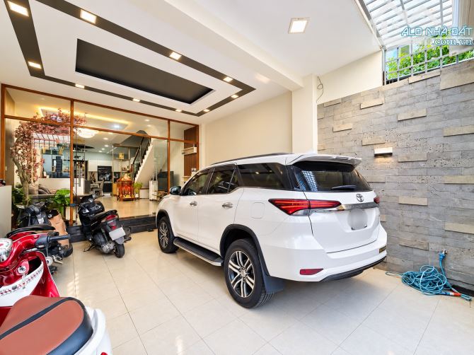 Biệt thự 4 tầng, Khu Sadeco Phước Kiển. 100m2 (5x20), 5pn, nội thất cc. Chỉ 12.x tỷ