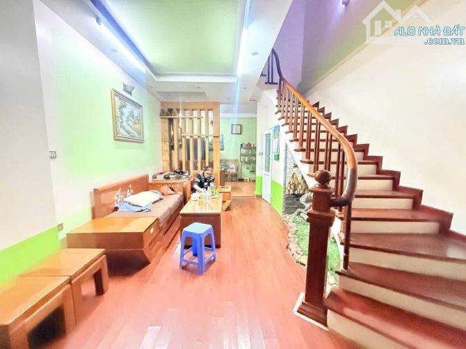 Hơn 10 TỶ! Võ Chí Công 50m^2x4T, ô chờ thang máy, 25m ra mặt phố ô tô tránh. Ngõ thông KD