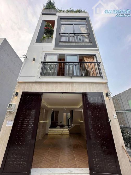 GIÁ TỐT CHO NHÀ DẸP ĐƯỜNG THÀNH THÁI Q10 - 5,8 TỶ - 70M2 ( 5 X14) - 3 LẦU