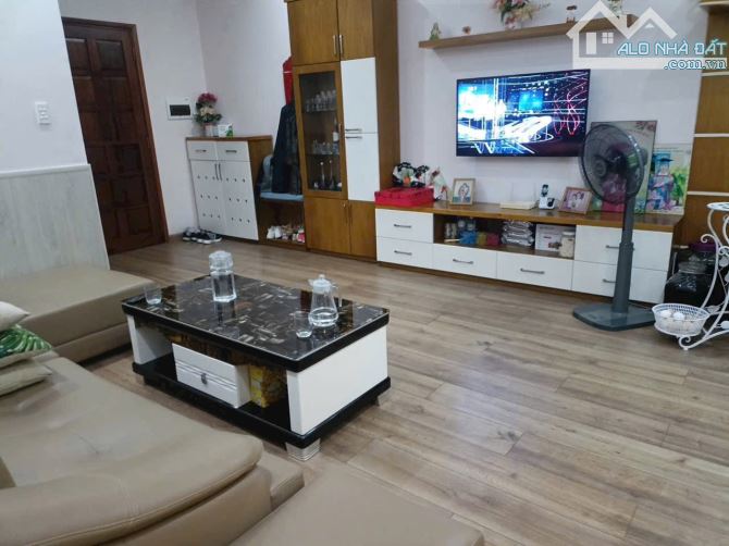 Bán căn hộ 242 Nguyễn Hữu Cảnh - 2pn,Full nội thất