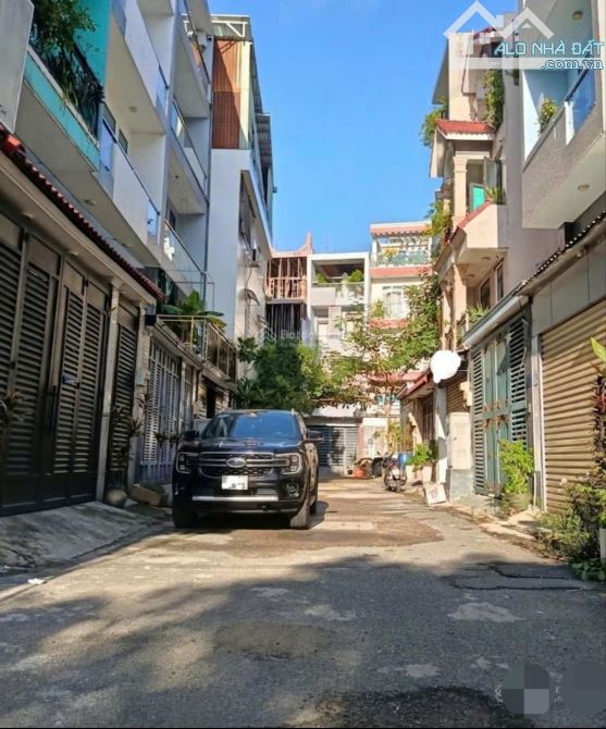 GẤP BÁN 39m2 x 4 tầng nhà MỚI - ĐẸP, hẻm 2 XE HƠI ra Dương Quảng Hàm