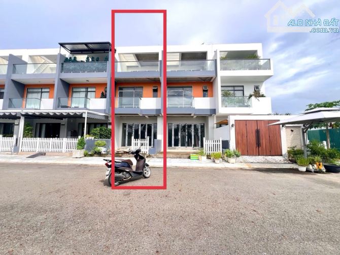 Chỉ 5.9 Tỷ đã có một căn nhà thô trong Gói 8 Khu đô thị Mỹ Gia ( KVG The Capella ). Nha Tr