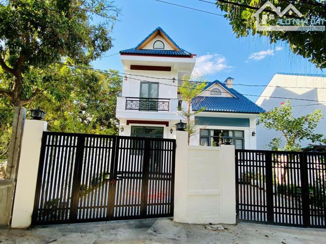 Cần bán nhà 3 tầng 120m2 kiệt ô tô Thích Tịnh Khiết, Huế Diện tích: 120m2.