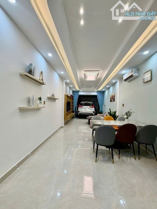 PHÚ NHUẬN - HẺM XE HƠI NGUYỄN KIỆM - 76M2 - 11.9 TỶ - 2 TẦNG - NỞ HẬU - GẦN SÂN BAY