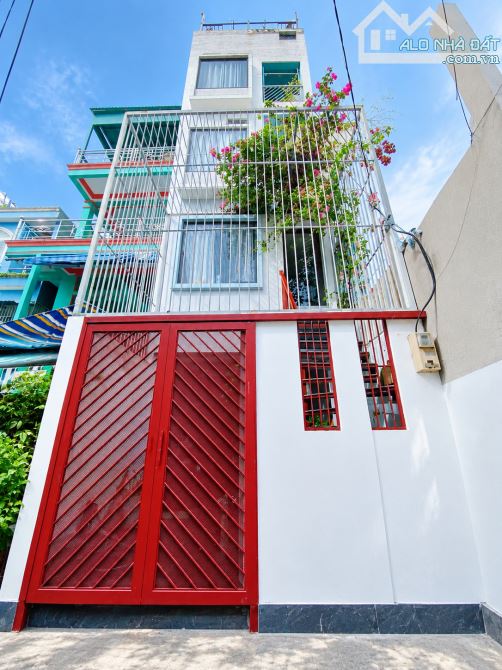 🔥 CHDV 5 TẦNG, GIÁP QUẬN 4, 30TR/THÁNG, 4M x 17M, GIÁ 6.X TỶ 🔥