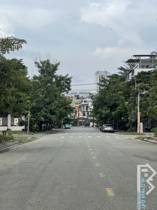 BIỆT THỰ 240M2, 3 TẦNG, KDC PHÚ LỢI - QUẬN 8 - 10M X 24M - NHỈNH 18 TỶ