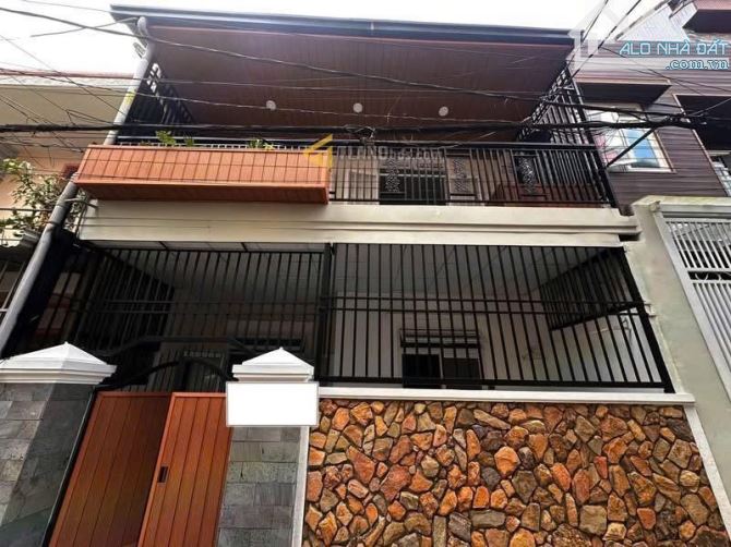 CHƯA TỚI 6 TỶ _ NHÀ PHỐ MỚI TRUNG TÂM ĐÀ LẠT _ GẦN CHỢ NGÔ QUYỀN