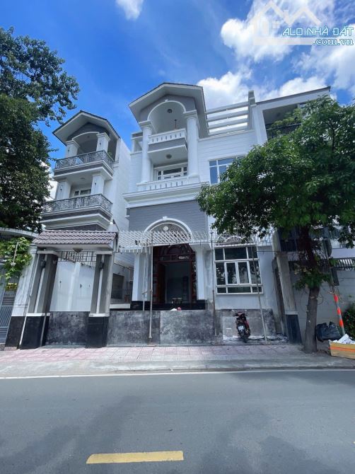 2 MẶT TIỀN TRƯỚC SAU ĐƯỜNG TRƯỜNG SA (10 X 20M)HẦM 5 TẦNG_NHÀ MỚI_GIÁ CHỈ 40 TỶ