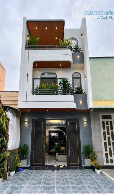 BÁN NHÀ 3 TẦNG MẶT TIỀN ĐƯỜNG D15 KHU HỒNG LOAN 6A