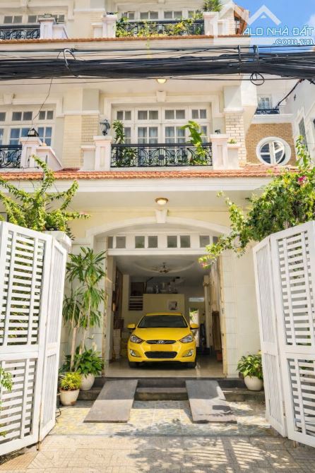 Bán Biệt Thự 6 x 20 4 tầng Ngay Central Premium Tạ Quang Bửu Quận 8