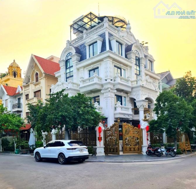 (Nợ Bank) Bán gấp biệt thự Ciputra 312mx4T 83 tỷ MT 12m sổ đẹp khu vip Lô Góc Võ Chí Công