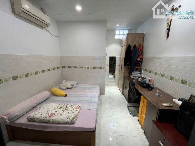 Chỉ 3.4 tỷ có nhà Dương Quảng Hàm, GV, 2 tầng, 2 PN, ban công, phòng khách, bếp