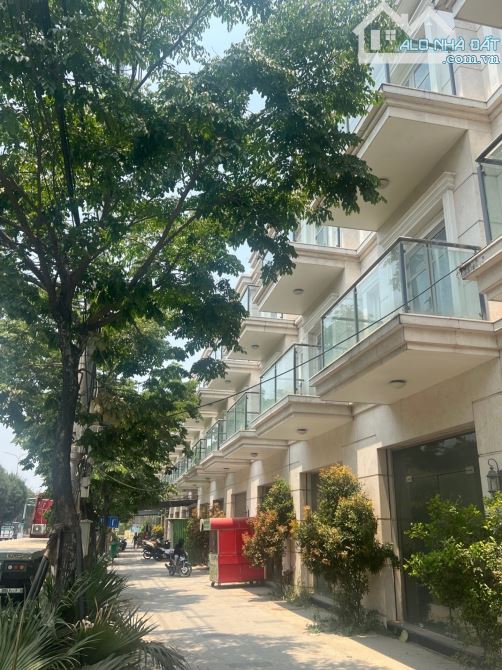Bán nhà mặt phố Mê Linh 103m, 3 tầng, kinh doanh chỉ 7 tỷ Ecohome