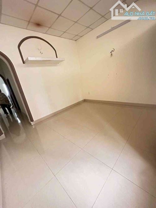 Nhà hẻm xe hơi-Sát mặt tiền Dương Thị Mười q12-4m x 14m-Nhỉnh 4 tỷ TL