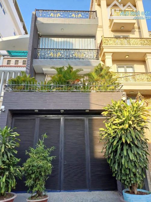 Cần nhượng lại nhà hẻm Oto Nguyễn Tri Phương, Q10 (DTCN hơn 67m2). Giá 3Tỷ150 còn ra lộc