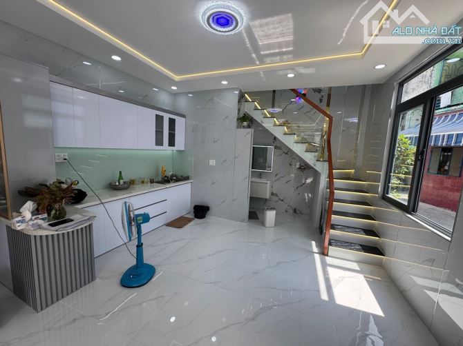 PHẠM PHÚ THỨ - PHẠM VĂN CHÍ - VÕ VĂN KIỆT Q6 GIÁP Q5 - HẺM XE TẢI - 40M² - CHỈ 5 TỶ 6