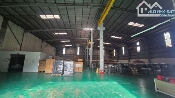 Cho thuê kho xưởng 3000m2 trong KCN Tam Phước, Biên Hòa, giá thuê 4.8$/m2/tháng.
