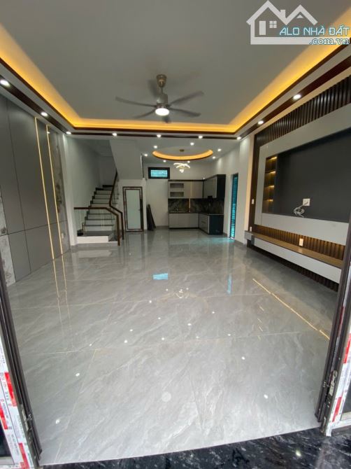Mỹ Tranh An Dương nhà lô góc có sân cổng nhỉnh 2 tỷ