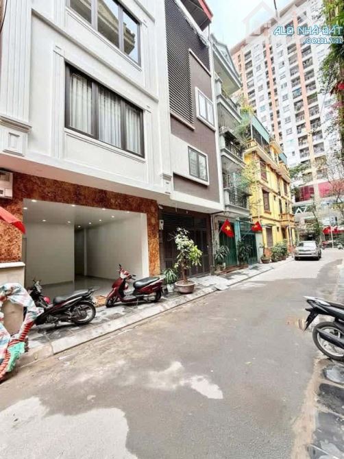 💥NHÀ ĐẸP KĐT ĐỊNH CÔNG – PHÂN LÔ – Ô TÔ TRÁNH – SỔ HOA HẬU – NHÀ ĐẸP Ở NGAY 💥