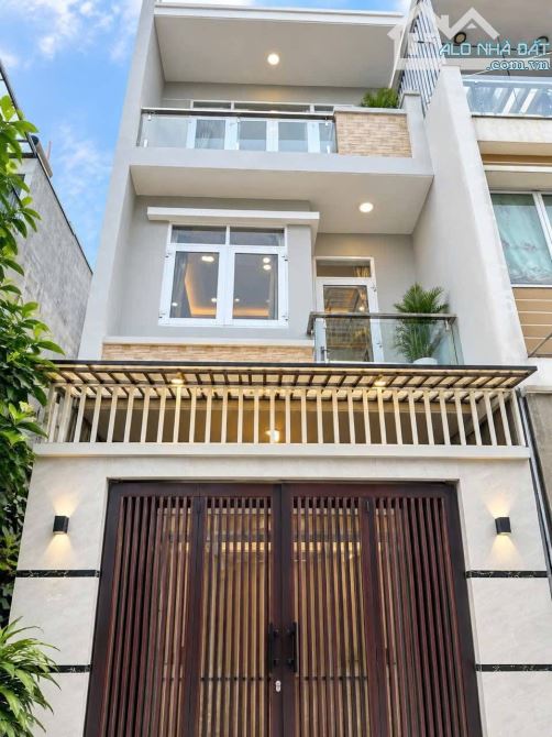 CHỦ CẦN TIỀN HẠ GIÁ BÁN NHANH NHÀ NGAY BẾN VÂN ĐỒN QUẬN 4-GIÁ:3.85TỶ/63m2(4,5x14m)