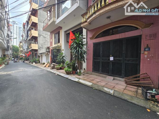 12.8 TỶ 50m 4 TẦNG LÔ GÓC PHÂN LÔ VỈA HÈ GARA Ô TÔ HỒ TÙNG MẬU HOÀNG CÔNG CHẤT BẮC TỪ LIÊM