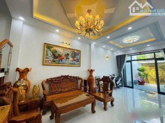 GIÁ SIÊU TỐT 9.5 TỶ NHÀ 3 TẦNG, MẶT TIỀN ĐƯỜNG KINH DOANH SỐ 4 LINH TÂY, GẦN PHẠM VĂN ĐỒNG