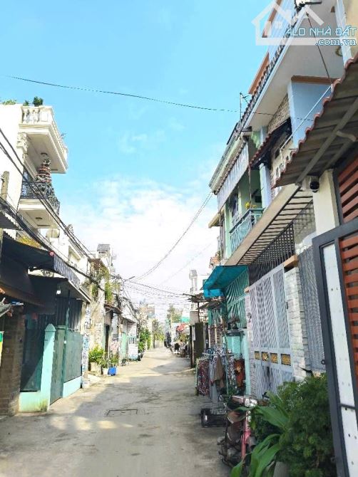 BÁN ĐẤT TẶNG NHÀ - HẺM XE TẢI THÔNG - NHÀ 2 TẦNG GẦN 200M2, NGANG 11.5M - LÊ VĂN KHƯƠNG