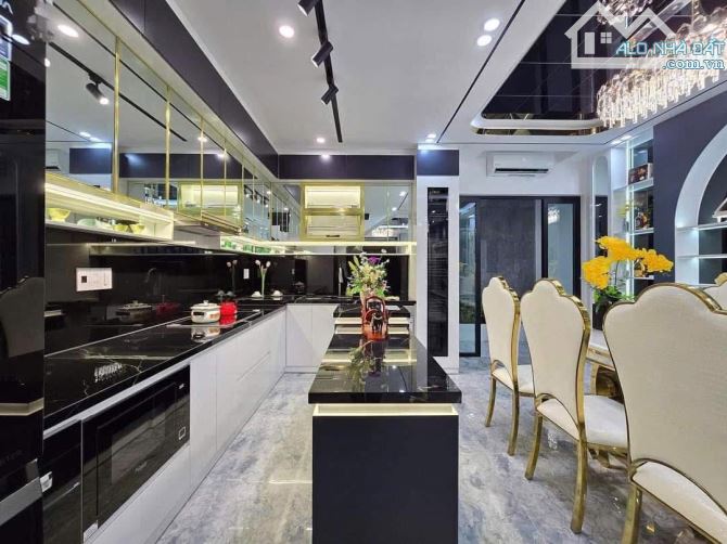 BÁN NHÀ HOÀNG NHƯ TIẾP, PHƯỜNG BỒ ĐỀ 67.5M², 6 TẦNG, 12.5 TỶ, Ô TÔ, THANG MÁY