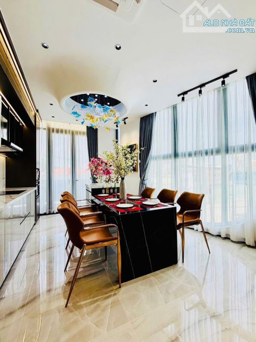 BÁN NHÀ TĐC THANH AM, PHƯỜNG VIỆT HƯNG 65M², 7 TẦNG, 13.9 TỶ, VỈA HÈ, KINH DOANH THANG MÁY