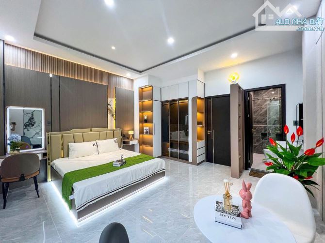 BÁN NHÀ NGUYỄN SƠN, PHƯỜNG BỒ ĐỀ 88M², 8 TẦNG, 19.5 TỶ, Ô TÔ, KINH DOANH, THANG MÁY