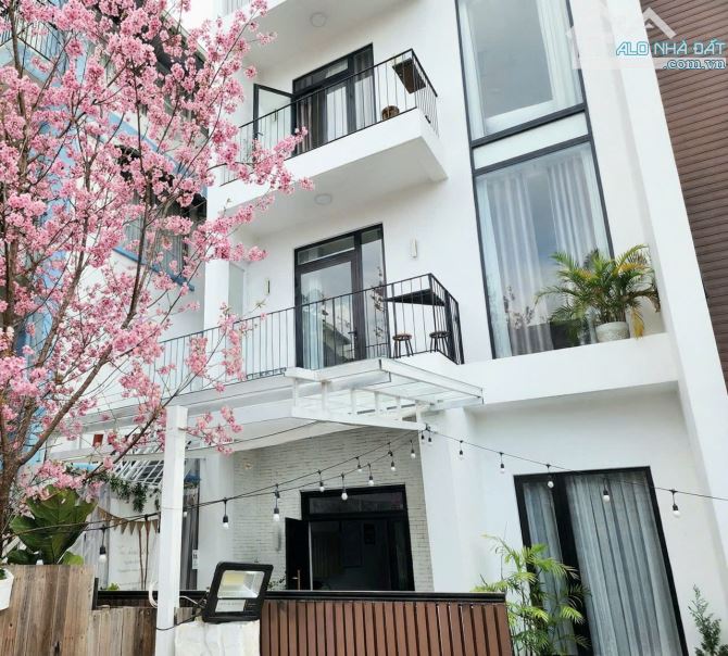 Bán nhà biệt thự đường Hoàng Diệu- có thang máy- có dòng tiền kinh doanh 100tr/tháng