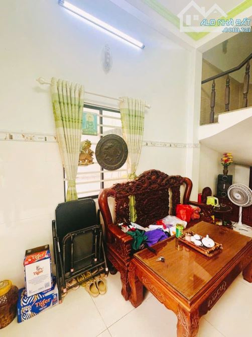 Q12 Tân Thới Hiệp 20 - Nhà 3 Tầng( 6mx20m),128m2, 5PN,3WC .Giá 5,9 tỷ TL