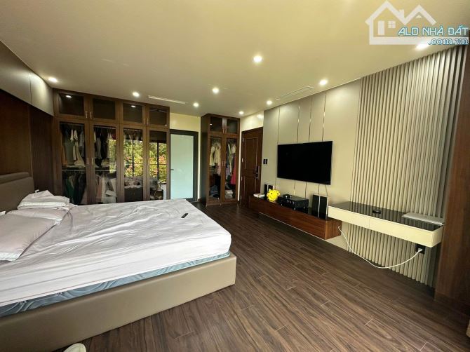 🔥 **BÁN BIỆT THỰ KHU PHÂN LÔ PHẠM VĂN ĐỒNG – GẦN CẦU RÀO 2** 🔥