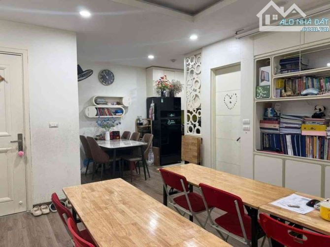 Bán căn hộ Rainbow Văn Quán, căn góc 80m², 2PN 2WC, gần Metro, 6,8 tỷ
