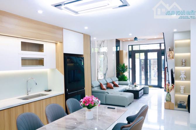 CẦN BÁN NHÀ 2 TẦNG MỚI HIỆN ĐẠI ĐƯỜNG HOA LƯ