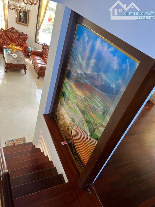 BÁN BIỆT THỰ GÓC 2 MẶT TIỀN KHU BIỆT THỰ Á CHÂU BÃI SAU 209 M2 GIÁ TỐT 20 TỶ