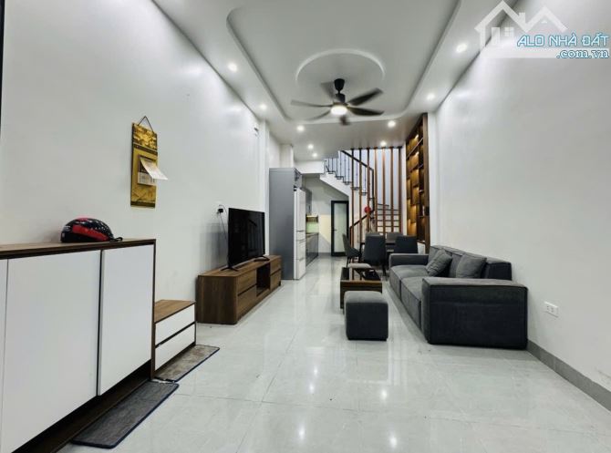 Nhà Xây Mới - 5 Tầng - Thông Phố Nguyễn Văn Huyên - Tặng Nội Thất - Quanh 9 Tỷ