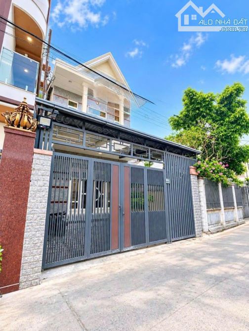 GIẢM 2 TỶ BÁN NHÀ HAI MẶT TIỀN ĐƯỜNG SƯƠNG NGUYỆT ÁNH CÁCH HỒ XUÂN HƯƠNG 500M