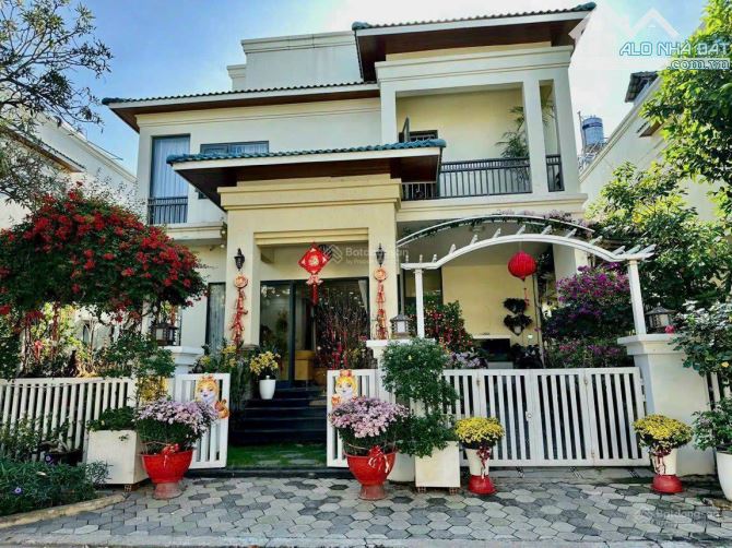 Biệt thự sân vườn hồ cá coi cực đẹp hầm 4 lầu 13x21m(275m2) đường Phổ Quang, Giá 54 tỷ