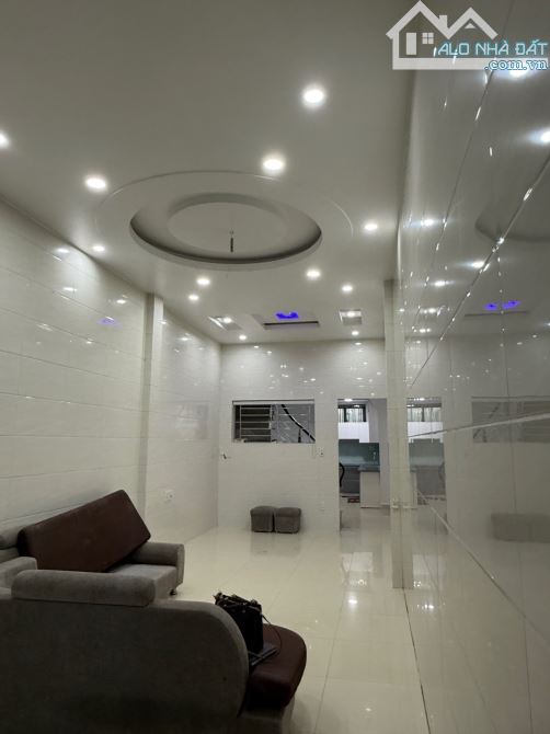 Bán nhà 3 tầng khu vực Cầu Đất, vị trí trung tâm, tiện sinh hoạt.