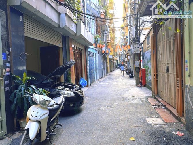 HIẾM- PHÂN LÔ DƯƠNG QUẢNG HÀM/ Q. CẦU GIẤY - Ô TÔ VÀO NHÀ - DT 50m2 5 TẦNG - GIÁ GIẢM