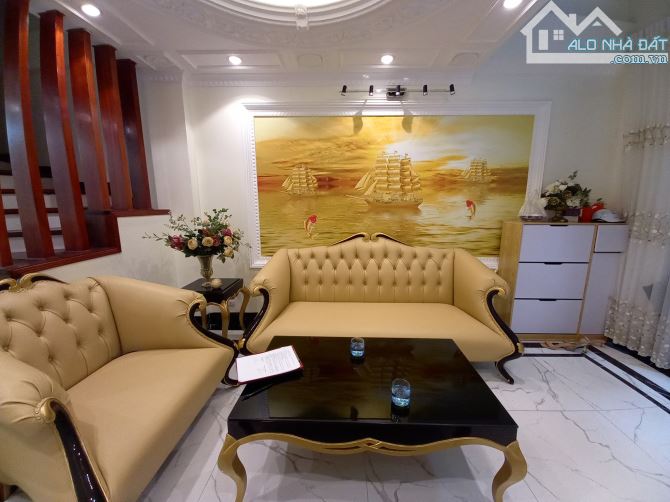 Bán nhà Phố Hồ Tùng Mậu, 46m2, 5 tầng mặt tiền 4,6m, chỉ 7 tỷ - cực hiếm