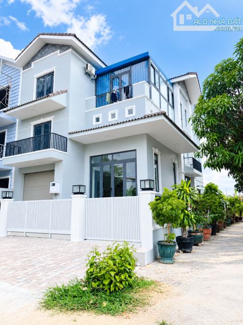 Biệt Thư Siêu To 10 x 20 3 Tầng KDC Intresco 13 Xã Bình Hưng Tphcm