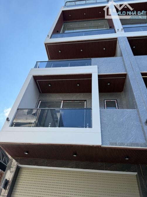 NGUYỄN VĂN LINH RỘNG ĐẸP RẺ– 95M² x 6 TẦNG – THANG MÁY – GARA Ô TÔ – 50M RA MẶT PHỐ – 14,1