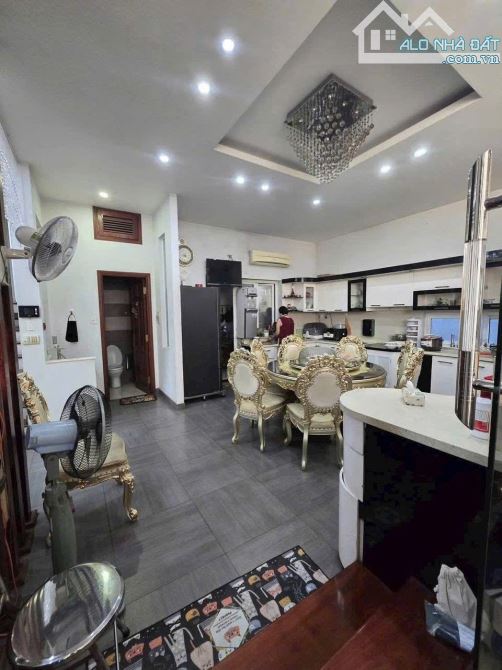(Hot) Biệt thự cao cấp 4 tầng ngay chung cư Novaland Phổ Quang - DT 14x18m 4 tầng 54 tỷ