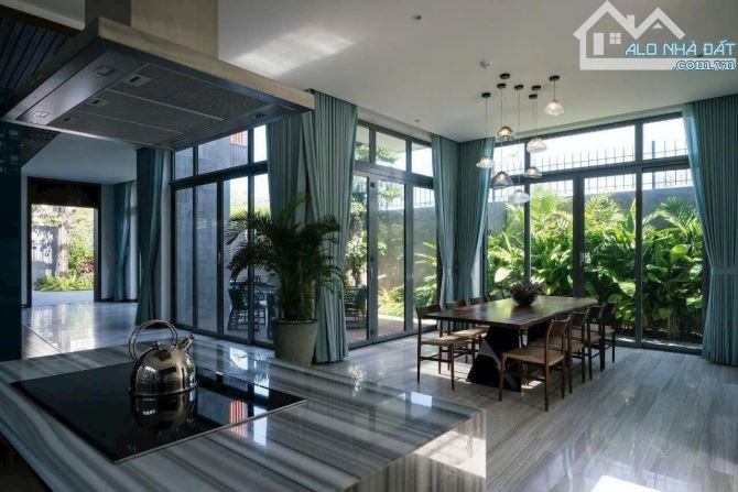 BÁN BIỆT THỰ SÂN VƯỜN VIP BÃI SAU (GẦN THÁP TAM THẮNG) DT 324M2 (12 x 27) CÁCH BIỂN 100M,