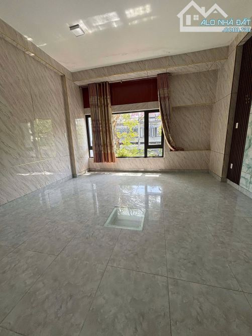 SIÊU PHẨM BÁN NHÀ 3 TẦNG MT 7,5M-CÁCH BIỂN MÂN THÁI 400M